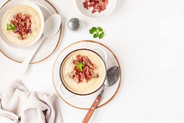 Kremowa zupa w misce